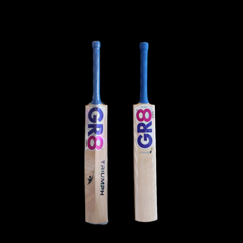 Professional Cricket bat front face with gr8 logo and visible grains